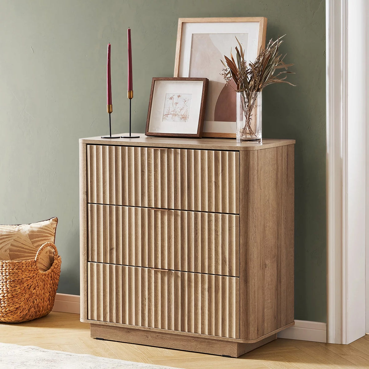 Oak 3 Drawer Dresser H582402