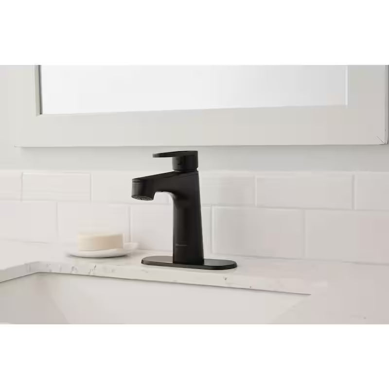 Single Hole Single-Handle Bathroom Faucet in Matte Black C226306