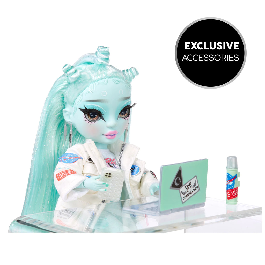 Fashion Doll E83940